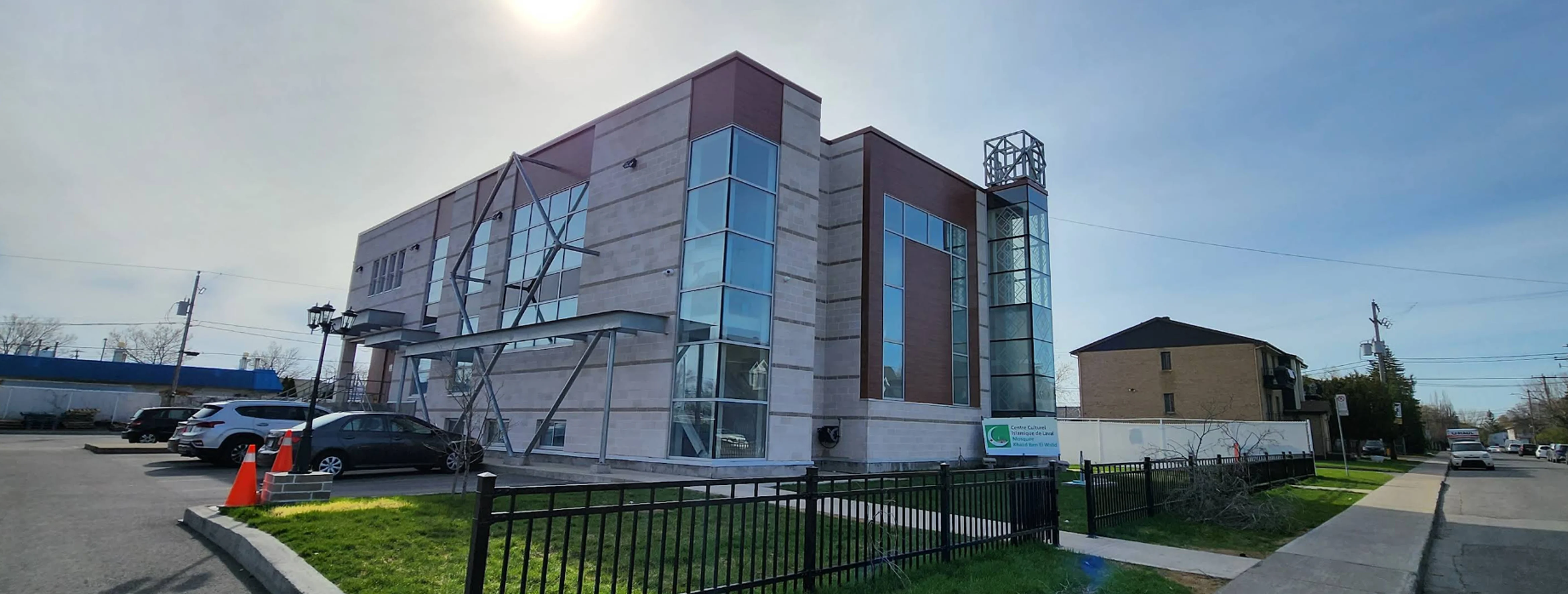 Exterior view of Centre Culturel Islamique De Laval - Khalid Ben El Walid Laval building